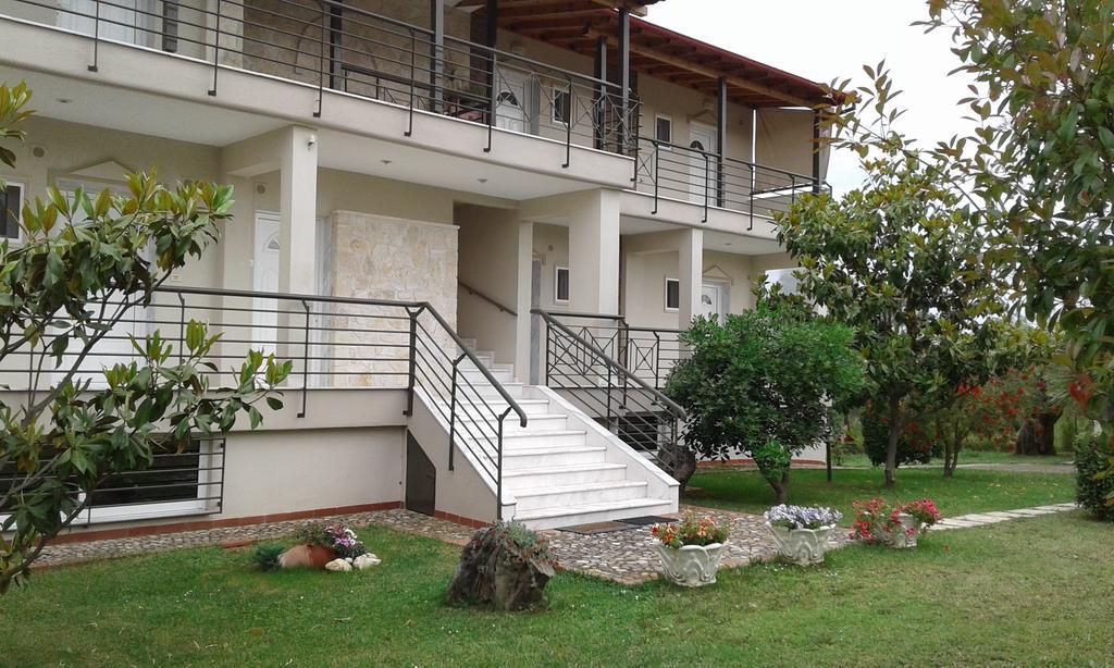 Pansion Argo Apartment Nea Moudania Ngoại thất bức ảnh